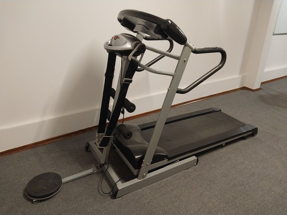 Продается многофункциональноя беговая дорожка