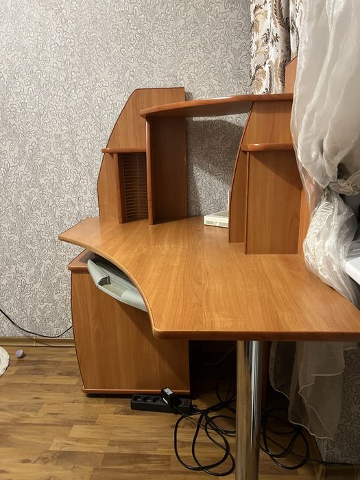 Компьютерный стол