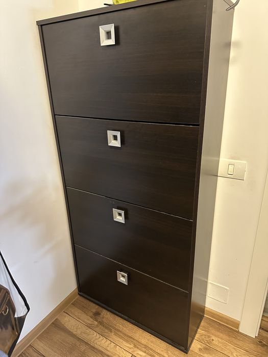 Pantofar maro inchis cu patru sertare