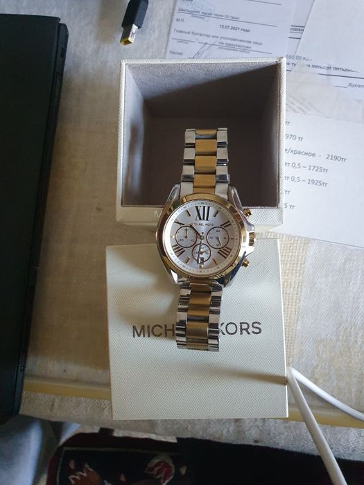 продам часы Michael Kors