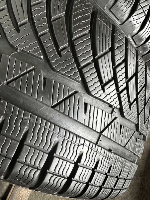 2 Anvelope Iarna 235/50 R17 100V MICHELIN Pilot Alpin 4