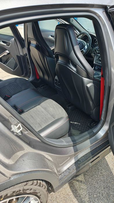 Mercedes-Benz GLA 45 AMG Renntech GLA 50RS