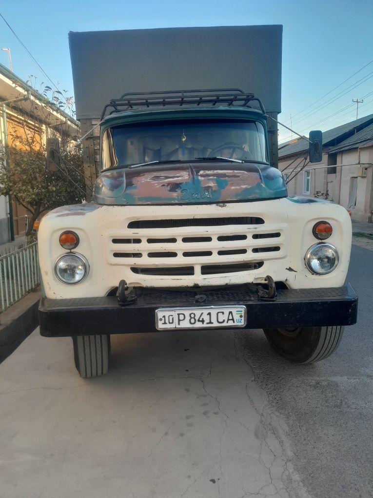 Zil 130 sotiladi