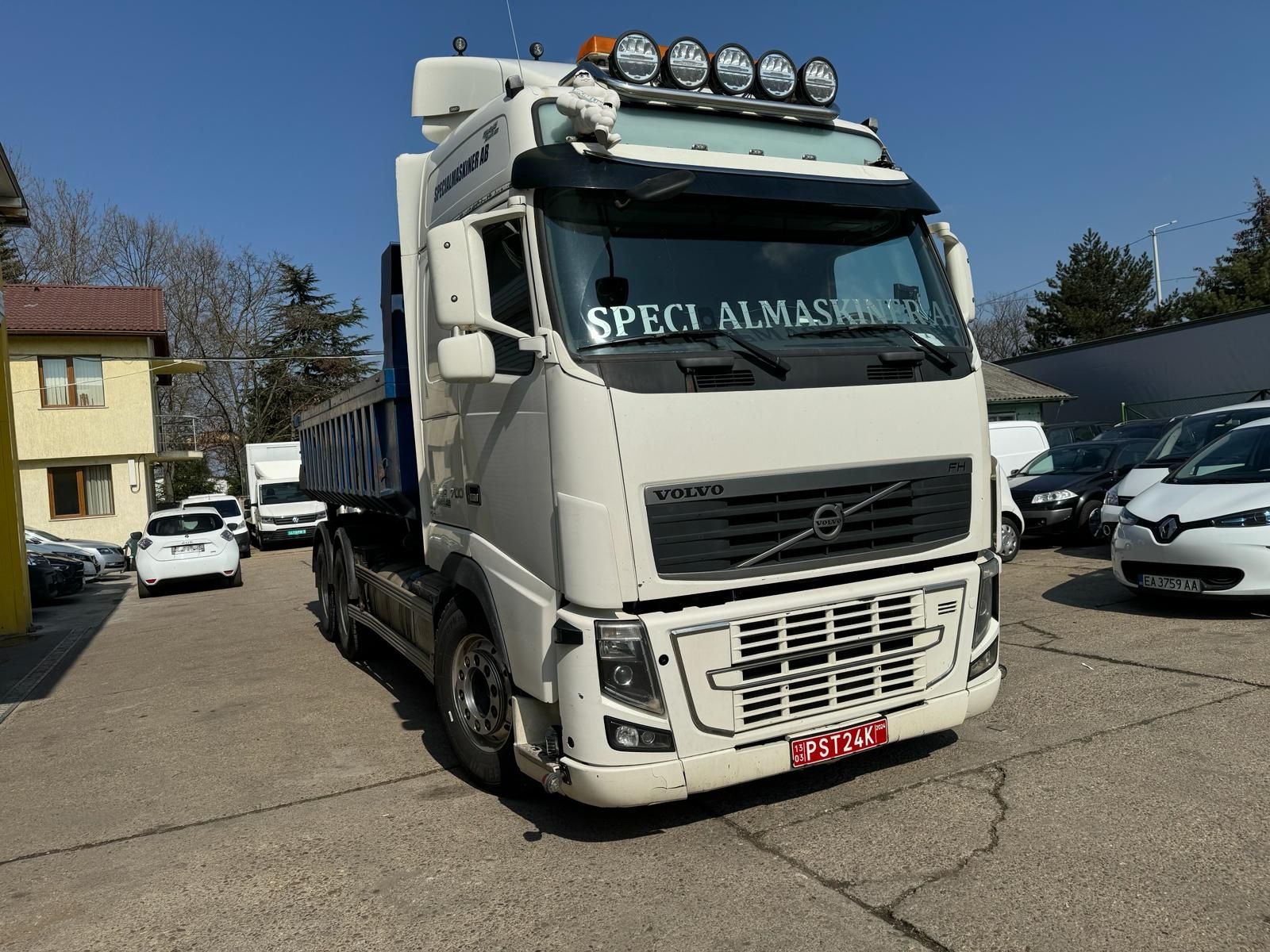 VOLVO FH16 basculanta 700 cai, 6x4