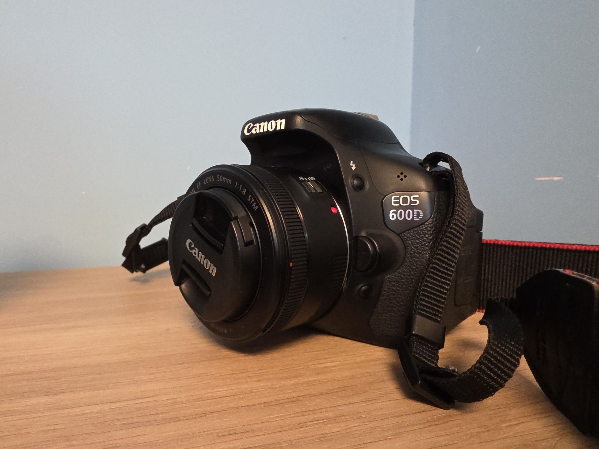 Canon EOS 600D фотоапарат