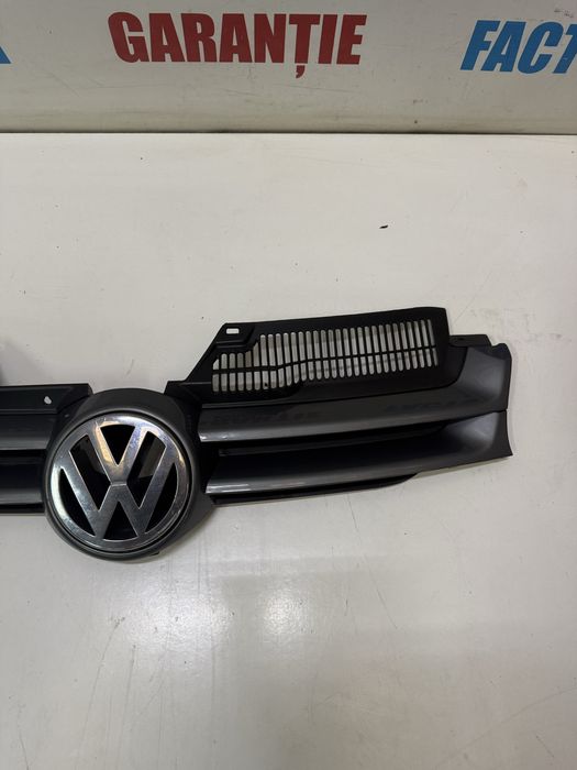 Grila bara frontala fata cu semn Golf 5 Hatchback scurt LA7T