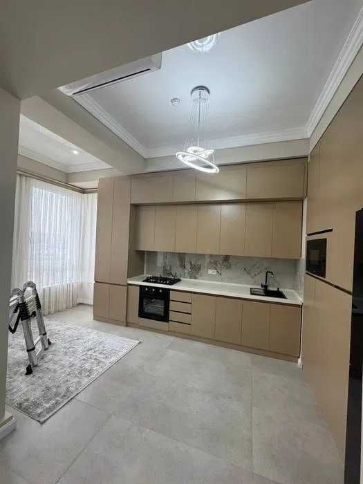 Сдается в аренду квартира на Миробадском районе ! 098*