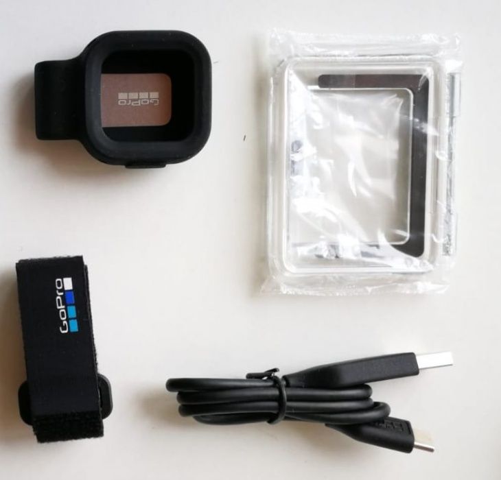 Vand accesorii GoPro noi, originale