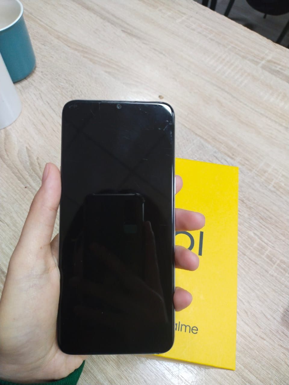 Продаю телефон realme 6i