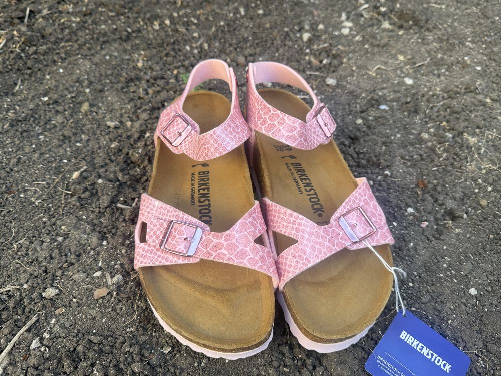 Birkenstock чисто нови сандали 39 номер