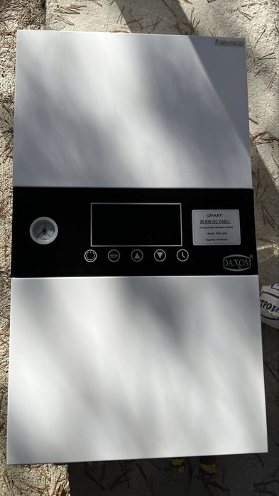 Комбиниран електрически котел за отопление и топла вода DAXOM COMBI