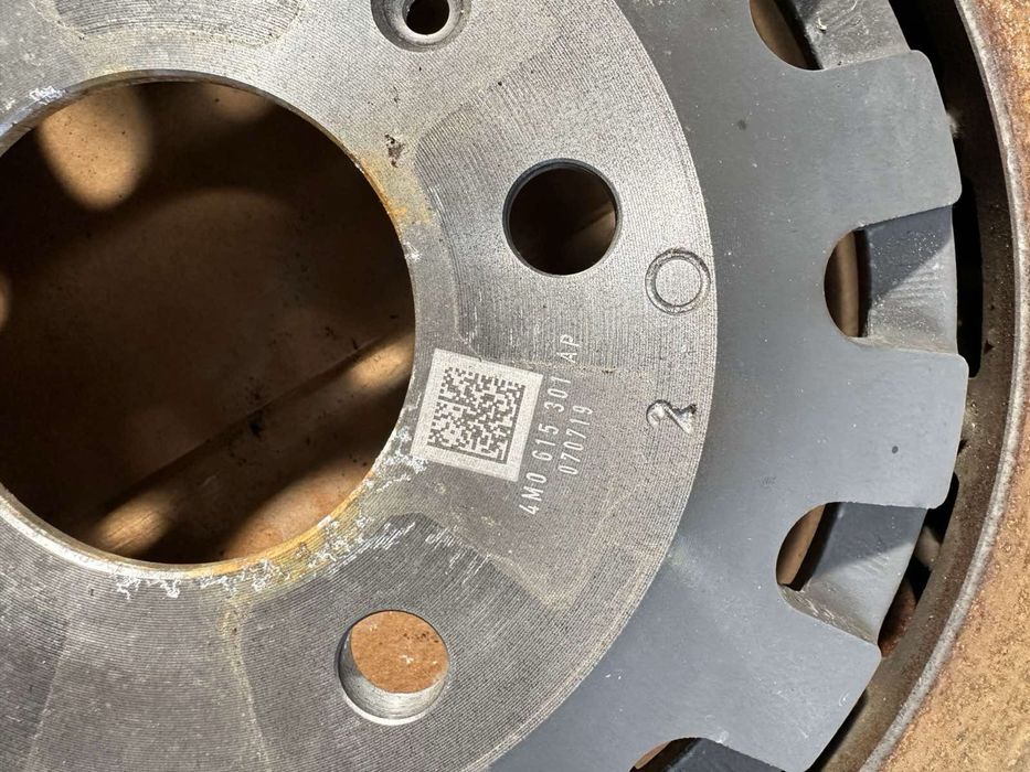 Audi E-tron 2022 Апарати и дискове