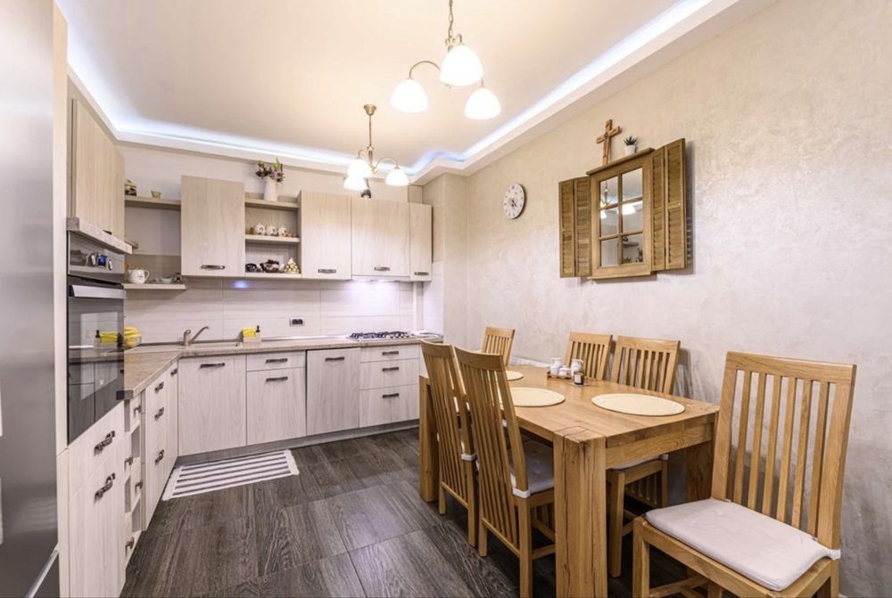 Vand apartament 3 camere Isaran