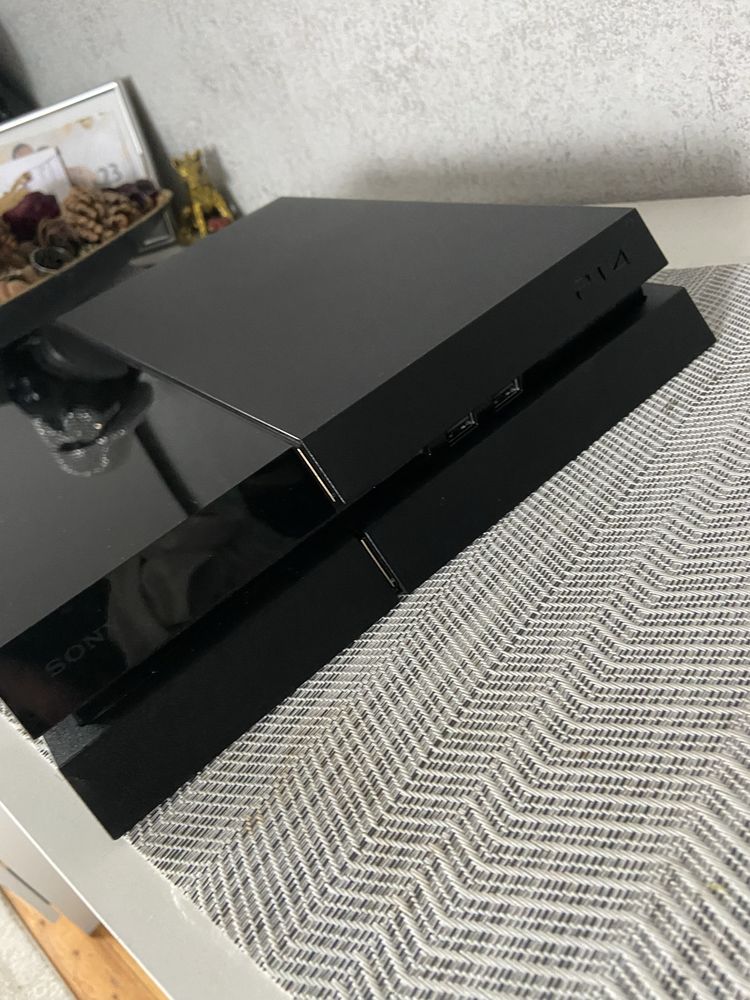 Конзола PS4 500GB