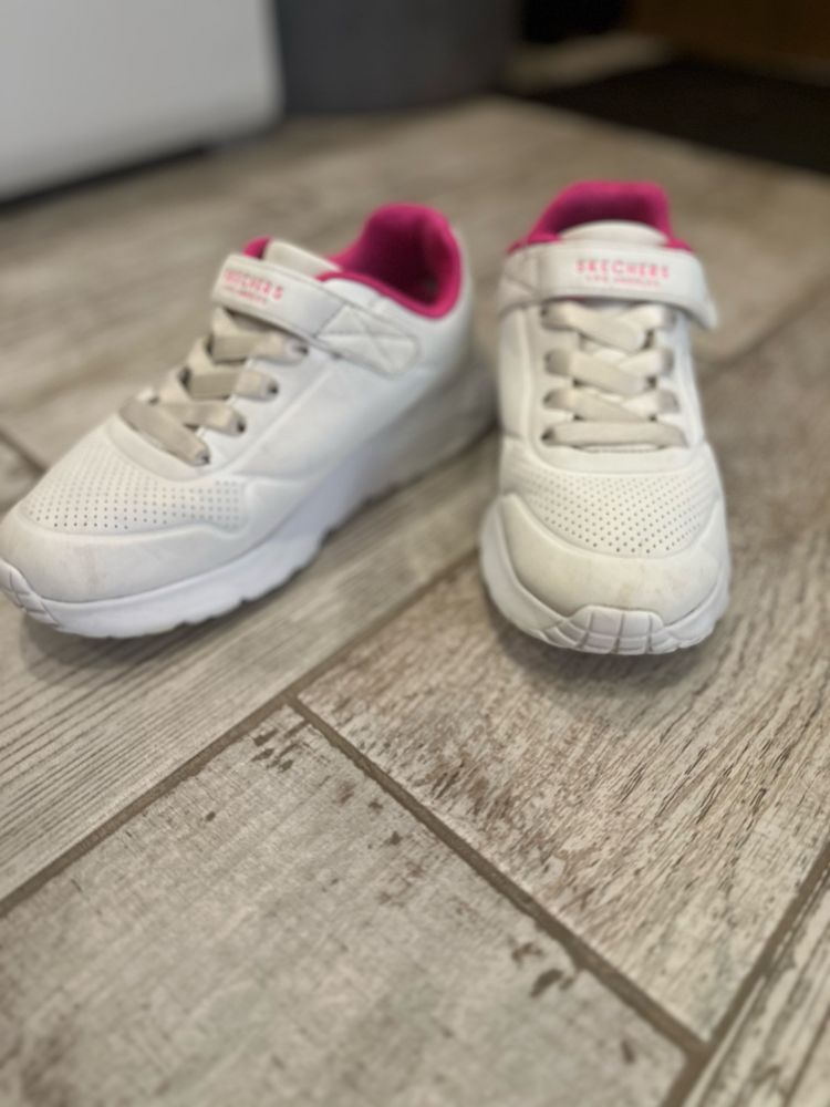 Маратонки Skechers за момиче