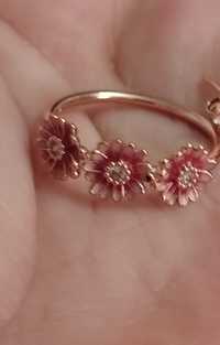 Inel din argint Pandora original gold rose cu trei margarete roz
