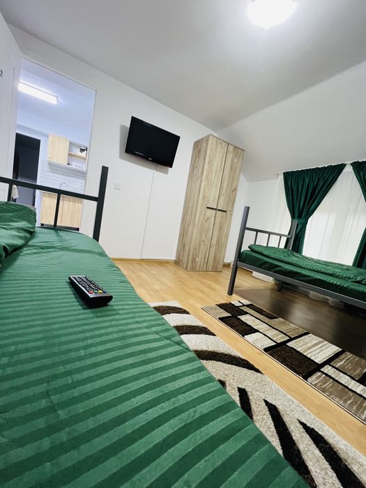 Inchiriez apartament