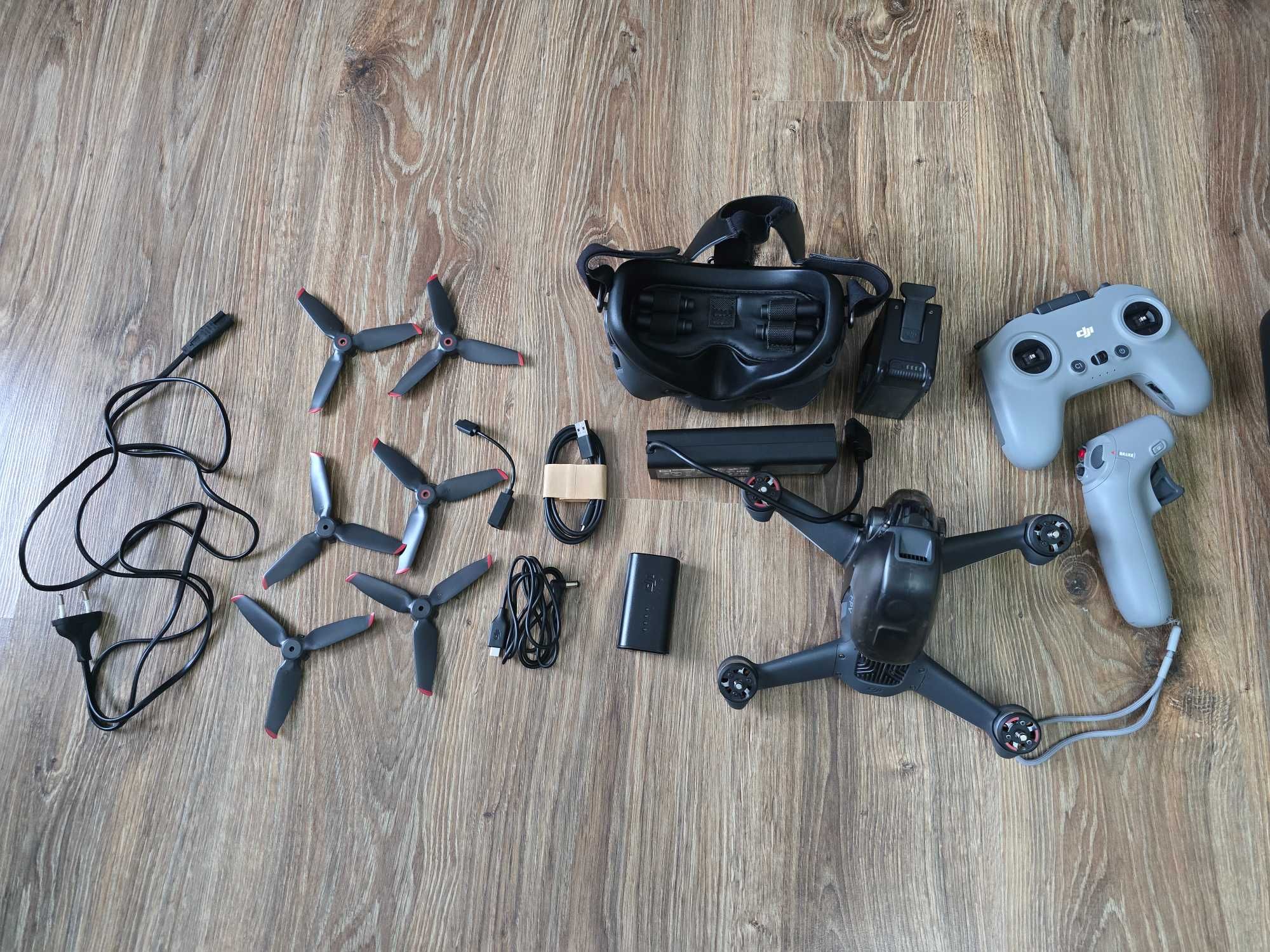 DJI FPV дрон комплект + специален твърд куфар