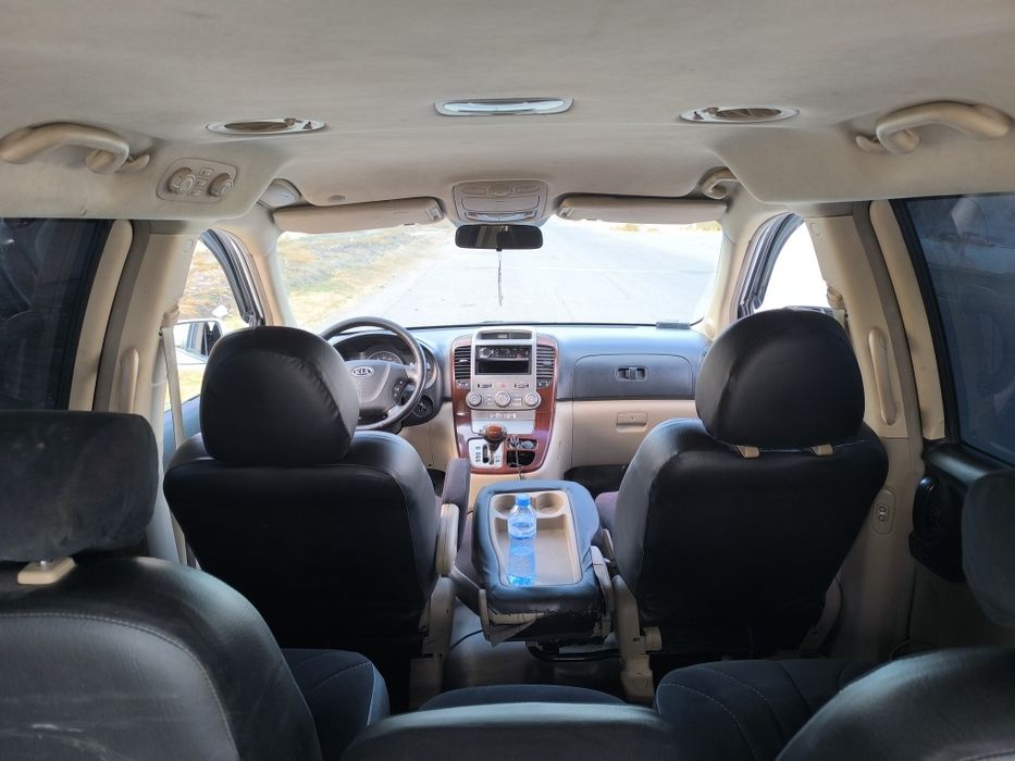 Kia carneval sotilad