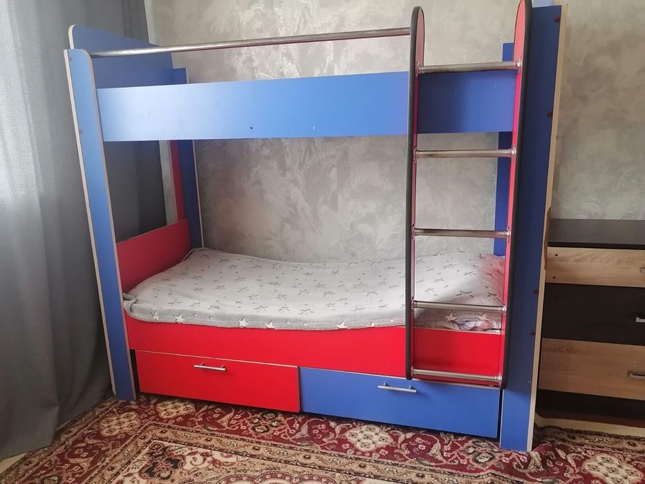 Продается двухъярусная кровать