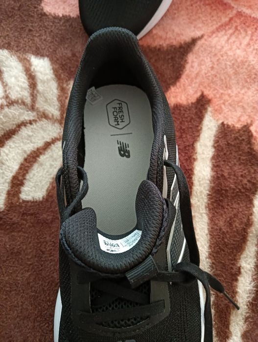 Vând Adidași New Balance NOI