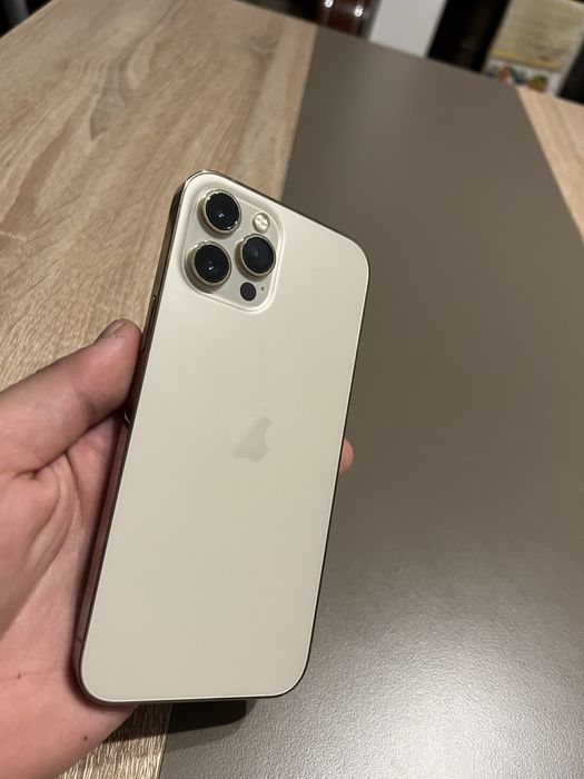 vand iphone 12 pro max