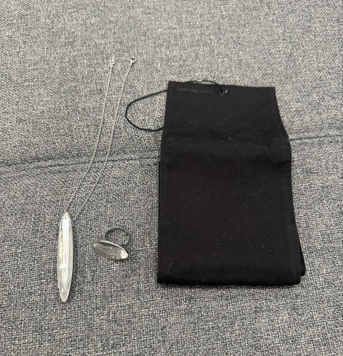 Колие и пръстен от кристал на Келвин Клайн