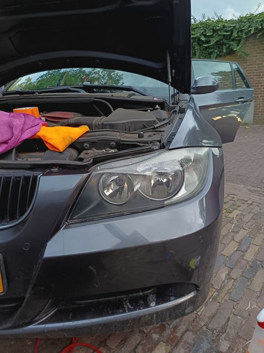 Пастиране и полиране на фарове и автомобили