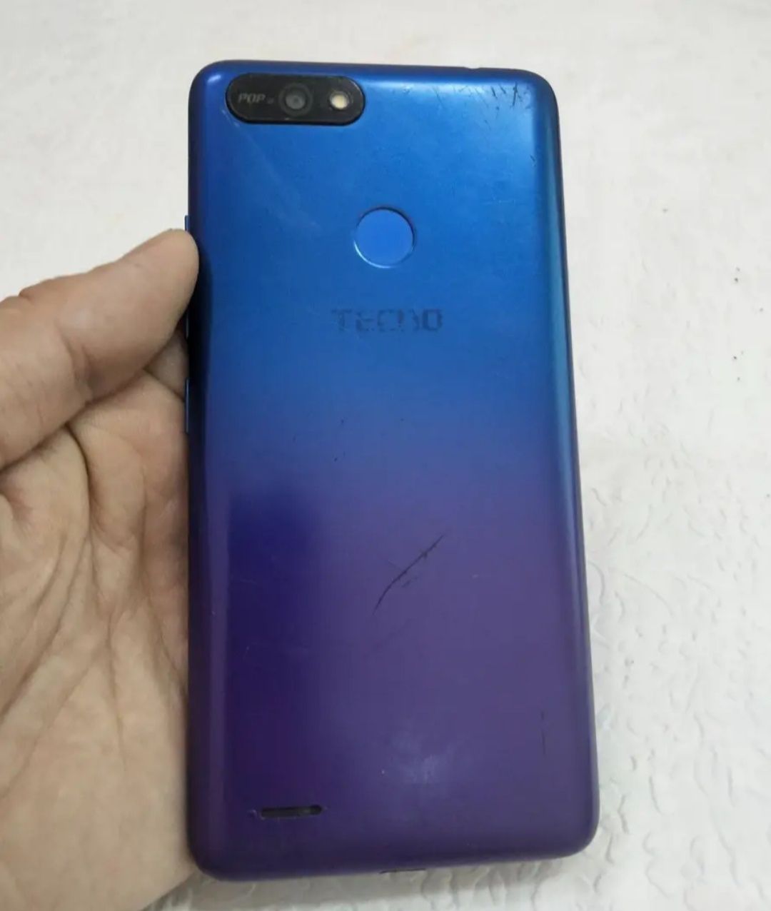 Tecno Pop 2F есть трещины на работу не влияет