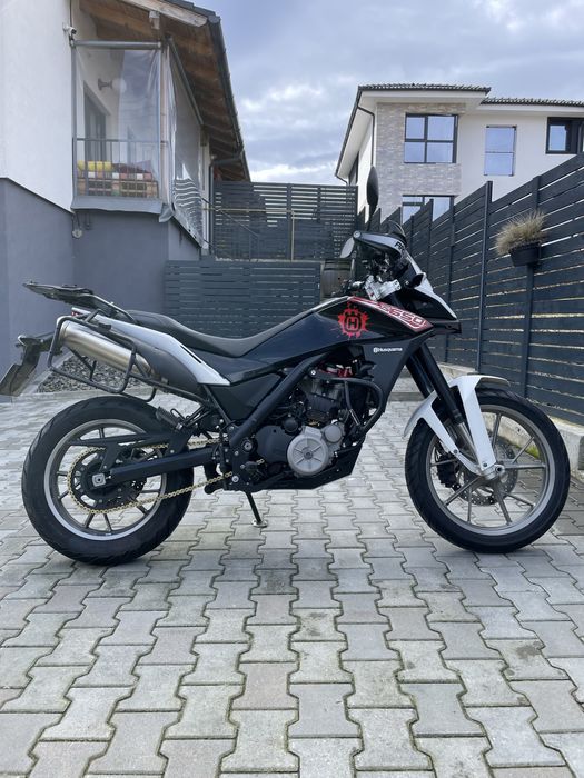 Motocicleta Husqvarna TR 650 Strada