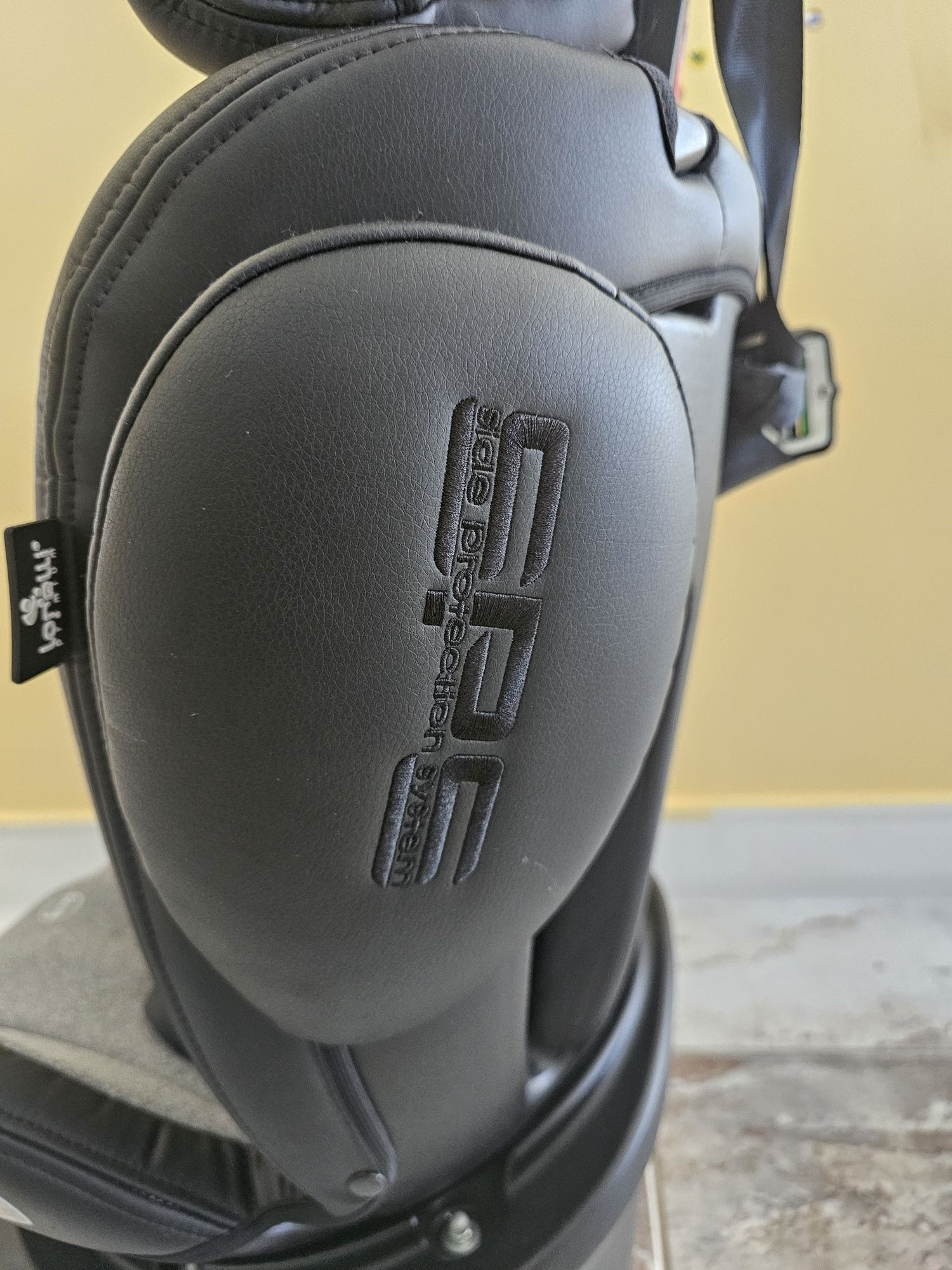 столче за кола с isofix