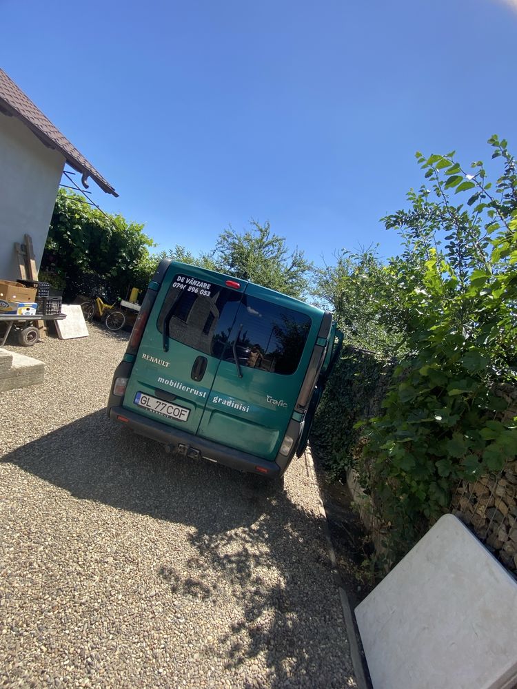 Ranault trafic 3200€ negociabil