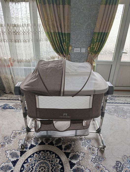 Chaqaloq uchun Elektron belanchak kravat