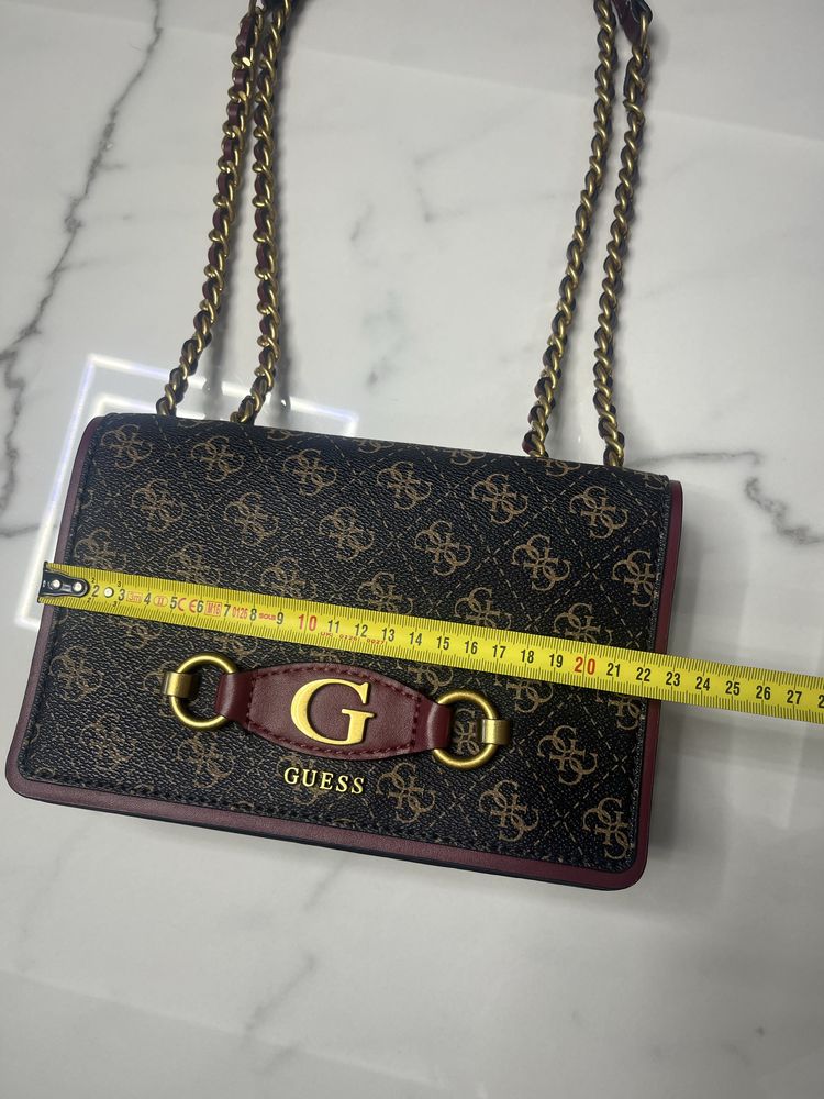 Оригинална чанта на Guess