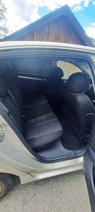 Peugeout 407 facelift