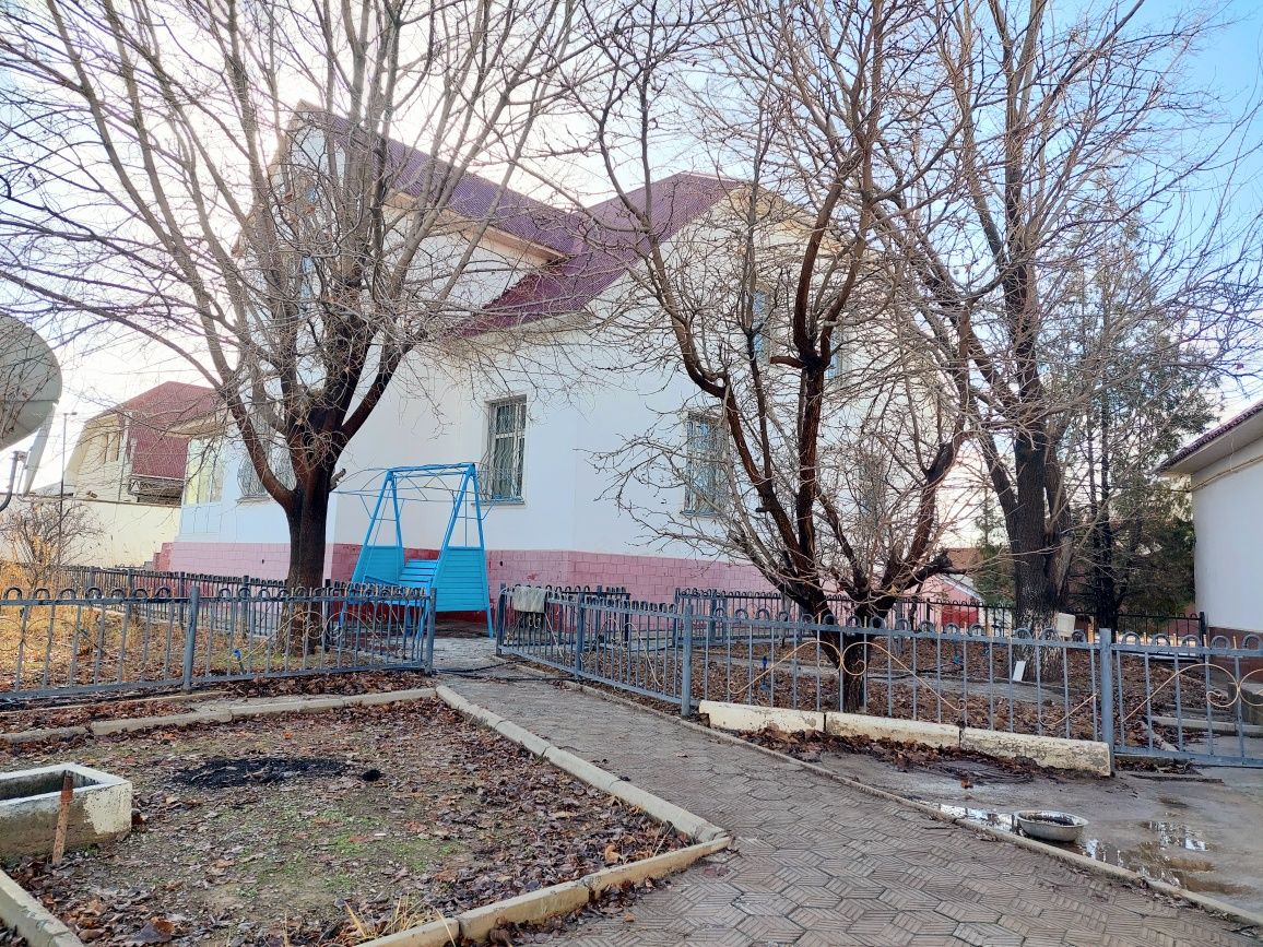 Благоустроенный 2-х этажный дом по ул.Диваева, в г.Туркестан.
