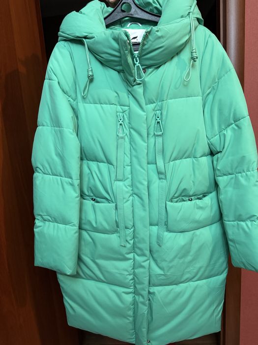 Продам зимний пуховик