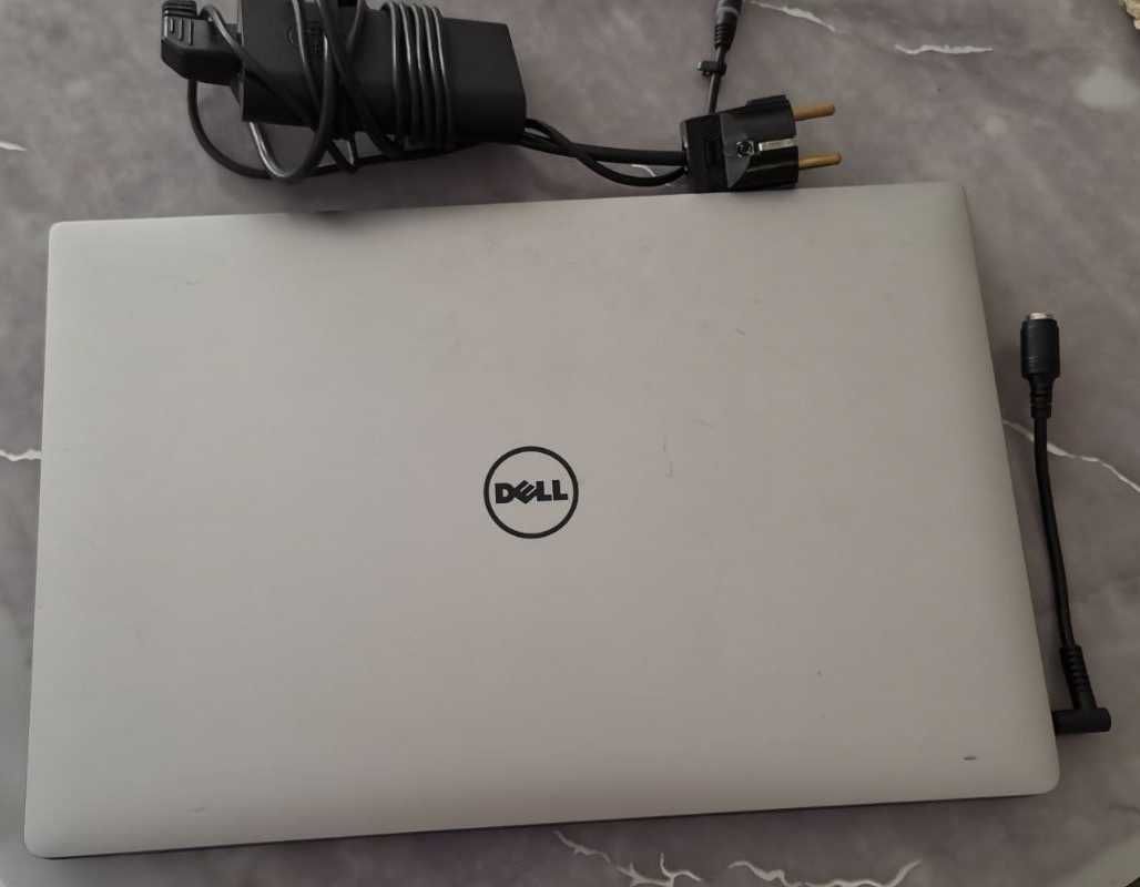 15.6" Геймърски Бизнес Лаптоп Dell XPS 15 9560 Core i7-7700HQ, UHD