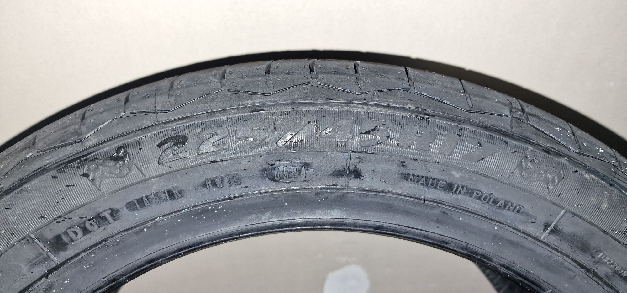 Debica Presto UHP2  225/45R17 нови