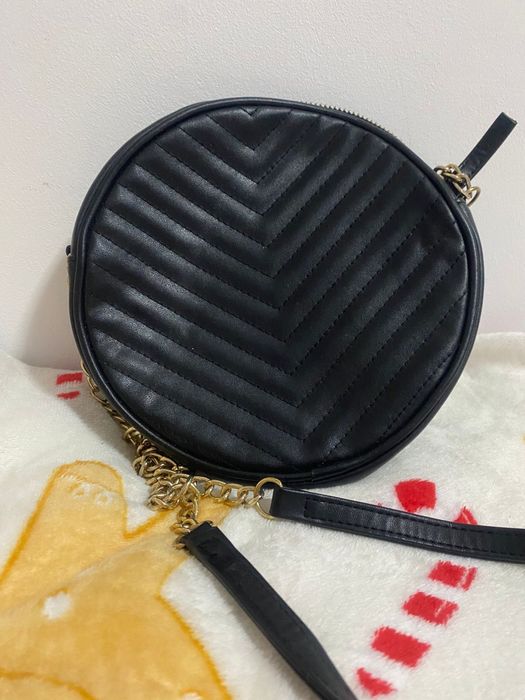 Geanta neagra de umar