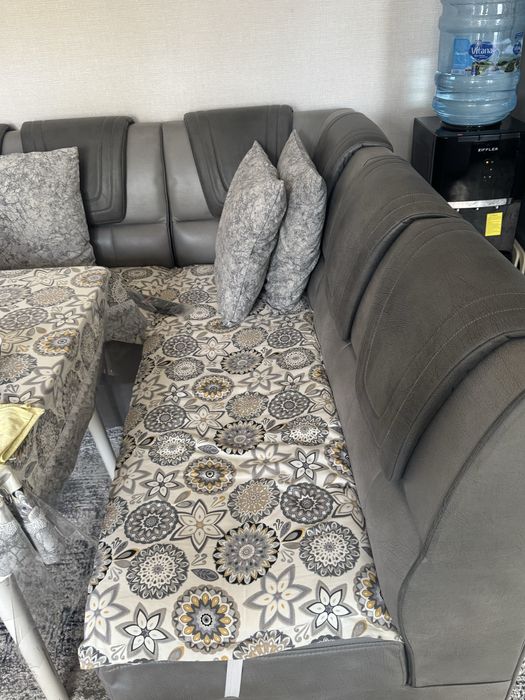 Уголок с накидками в комплекте