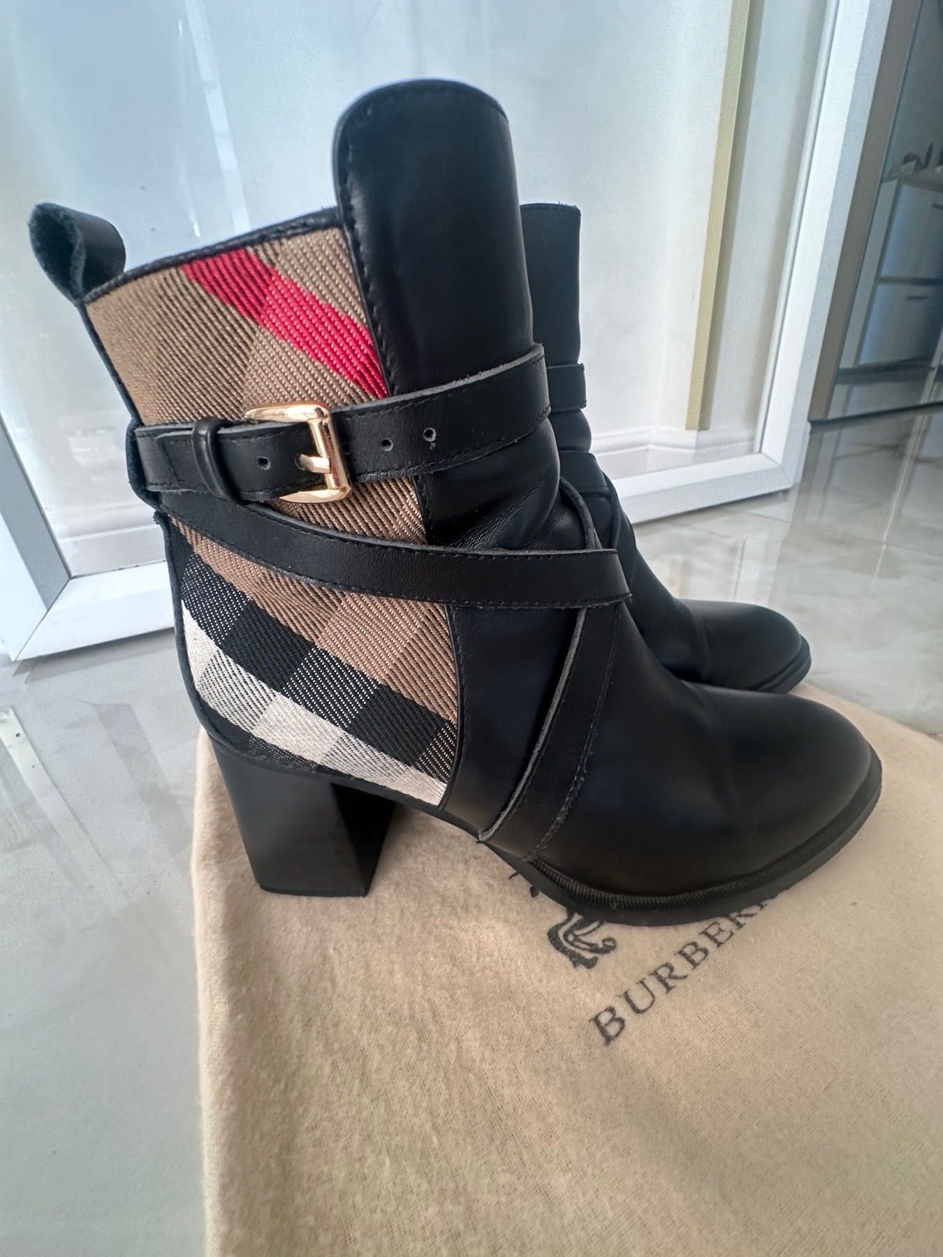 Дамски Боти Burberry с ток