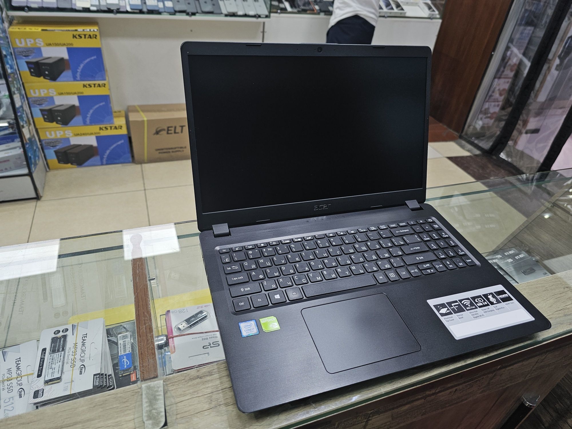 Acer A515-52 Core i7 + Nvidia