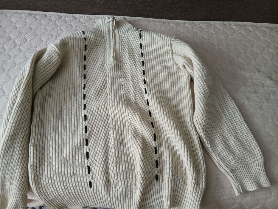 Продам свитер тёплый, крупная вязка