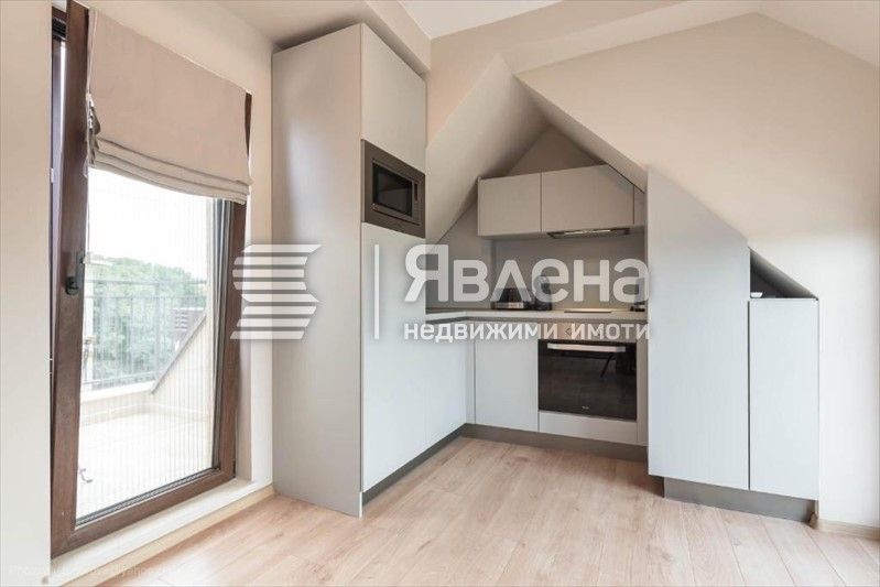 Дава се под наем Двустаен апартамент в Варна, Гръцка махала - 60 кв.м за 1050 € - Снимка #3