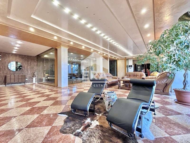 Продава се Многостаен апартамент в София, Бояна - 398 кв.м за 2003 €/кв.м - Снимка #2