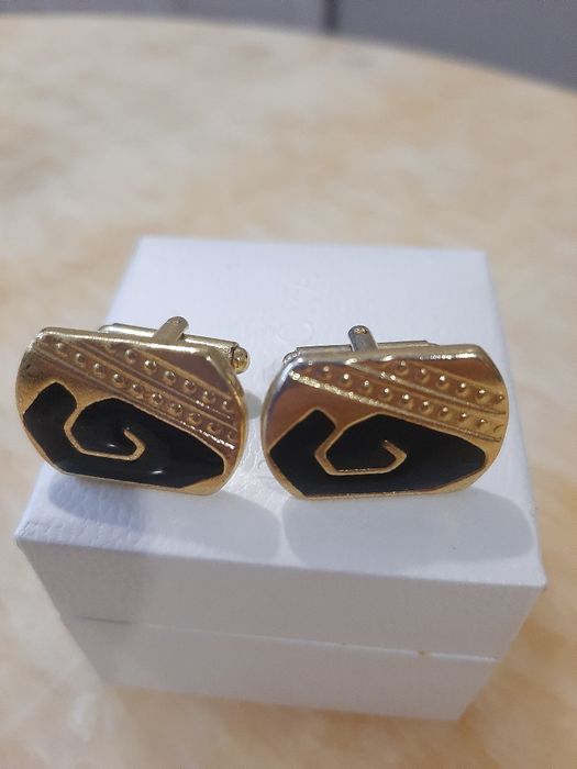Продам запонки мужские 3-х видов в отличном состоянии