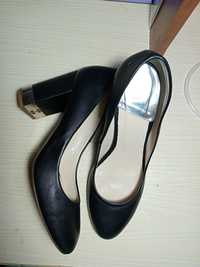 Фирменные женские туфли