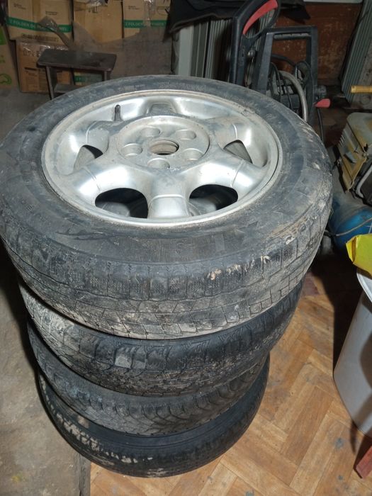 Продам диски стояли на Мазда и тойота