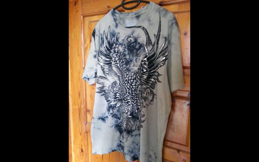 Продавам оригинална тениска  Xzavier